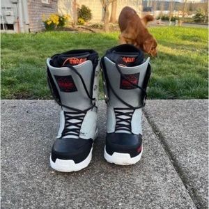 2017 Thirty Two snowboard boots size 9